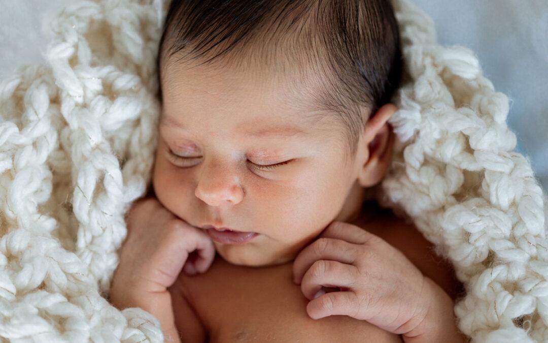 Fotografia Neonato: l’arte di catturare la dolcezza dei primi giorni di vita
