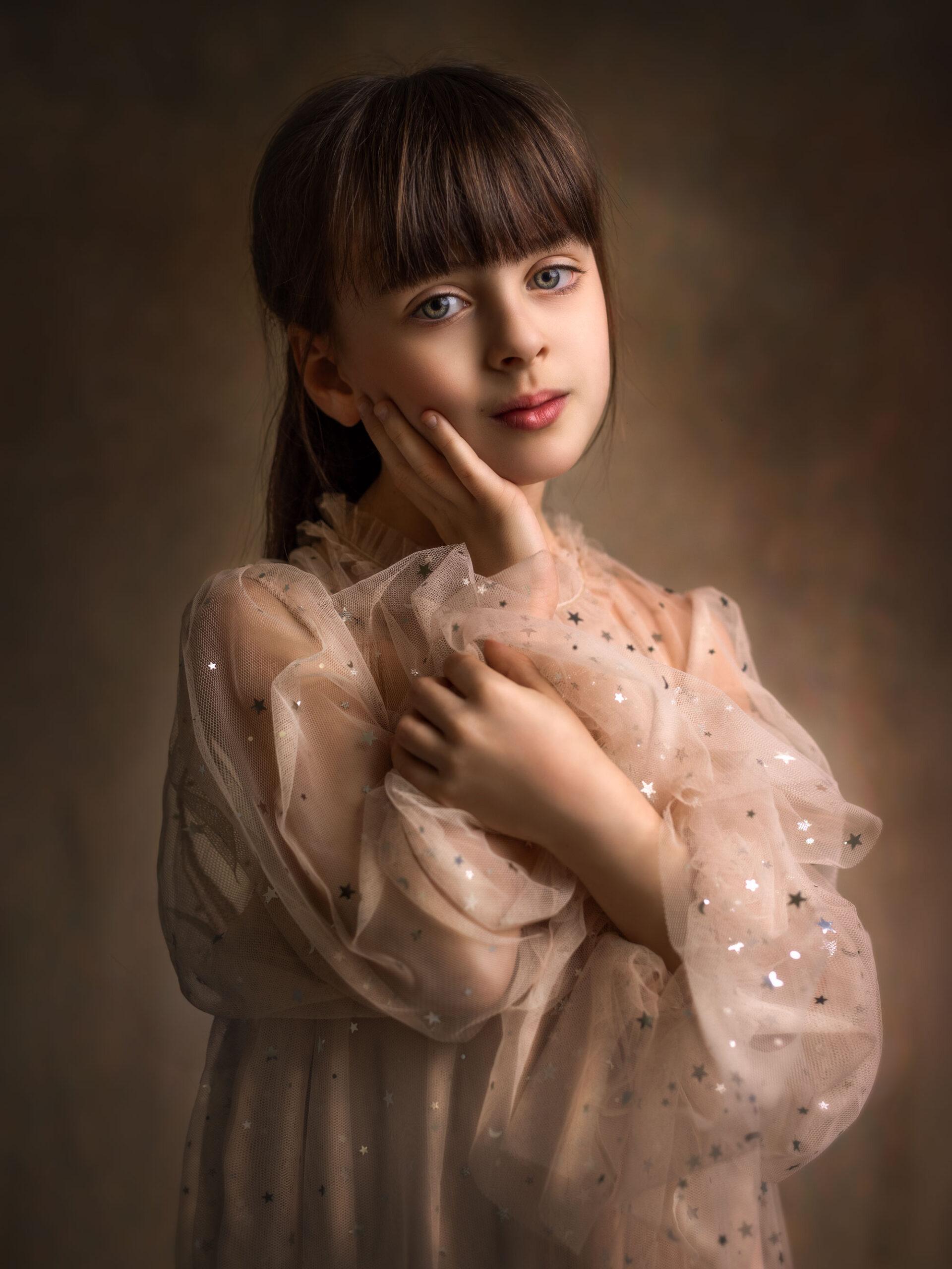 Ritratto Fine Art Torino 10 Dettaglio del pancione durante un servizio fotografico di gravidanza a Torino.