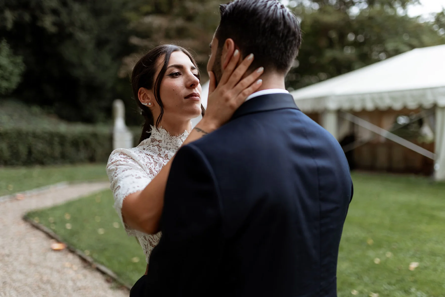 Francesca e Pierluigi durante i ritratti di coppia