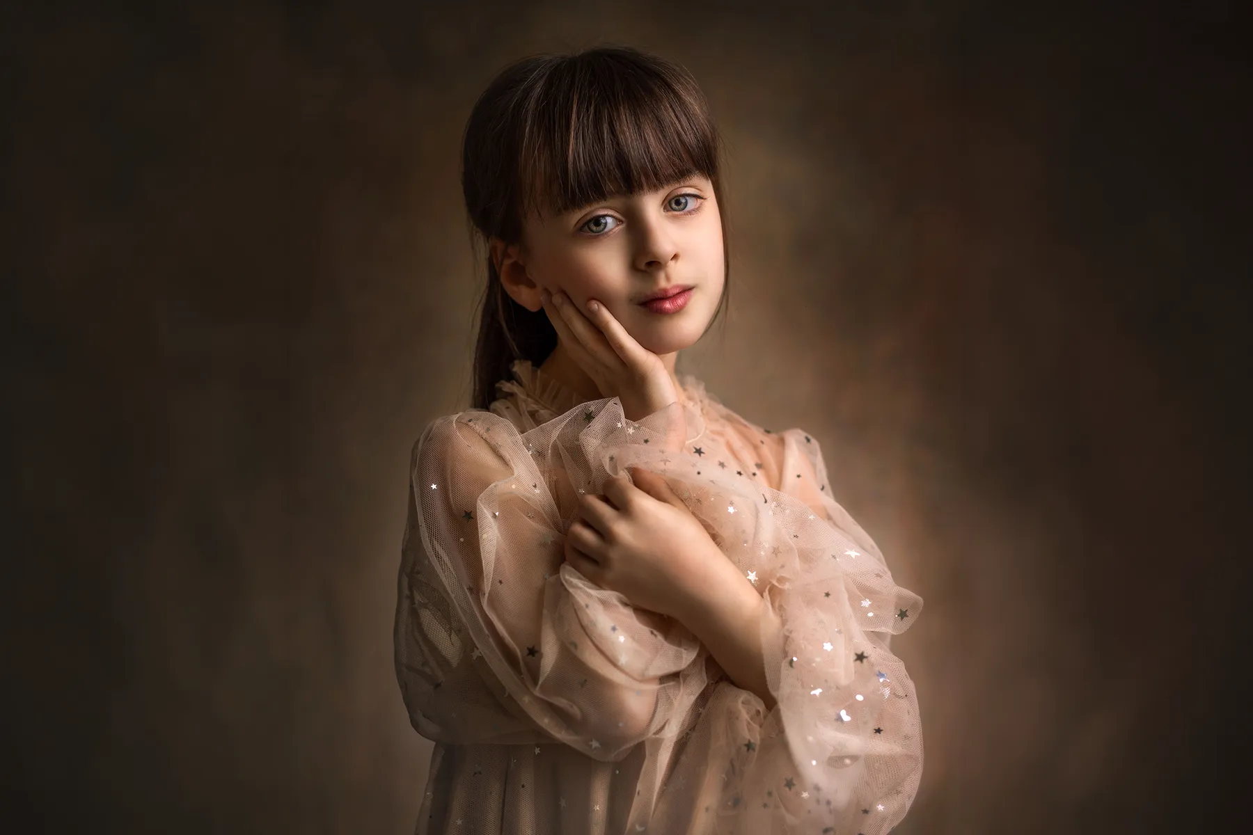 Ritratto Fine Art di bambina con abito rosa Ritratto Fine Art di bambina con abito rosa a Torino